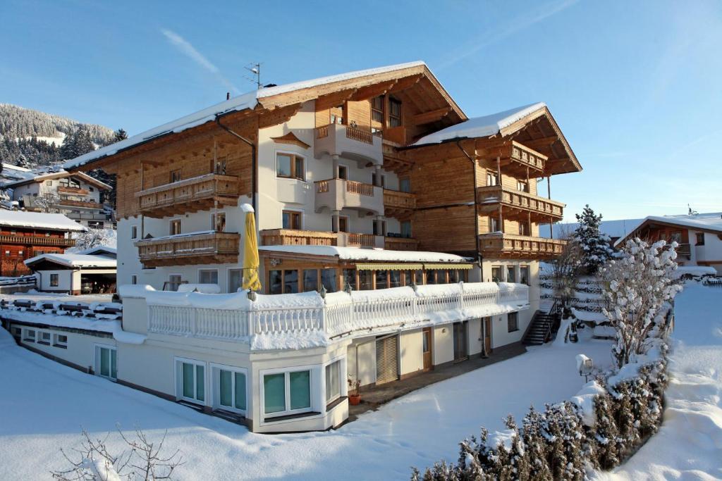 Landhotel Lechner Kirchberg in Tirol Exterior photo